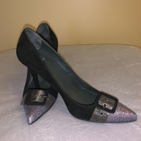 Stuart Weitzman Shoes - Stuart Weitzman Black w silver sparkle and buckle